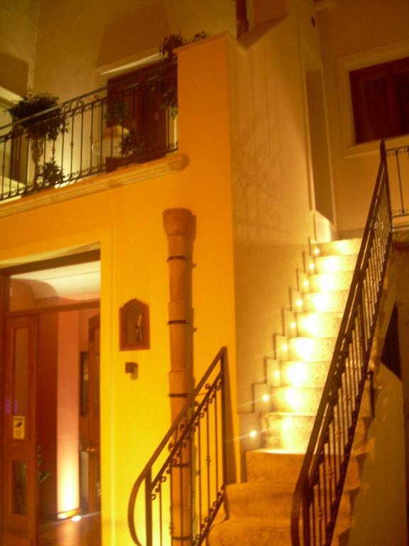 B&B Cortile Di Venere ตราปานี ภายนอก รูปภาพ